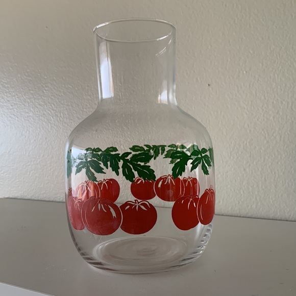 Vintage Mid Central Modern Pyrex Glass Pitcher With Tomato Theme Design - Picture 3 of 3